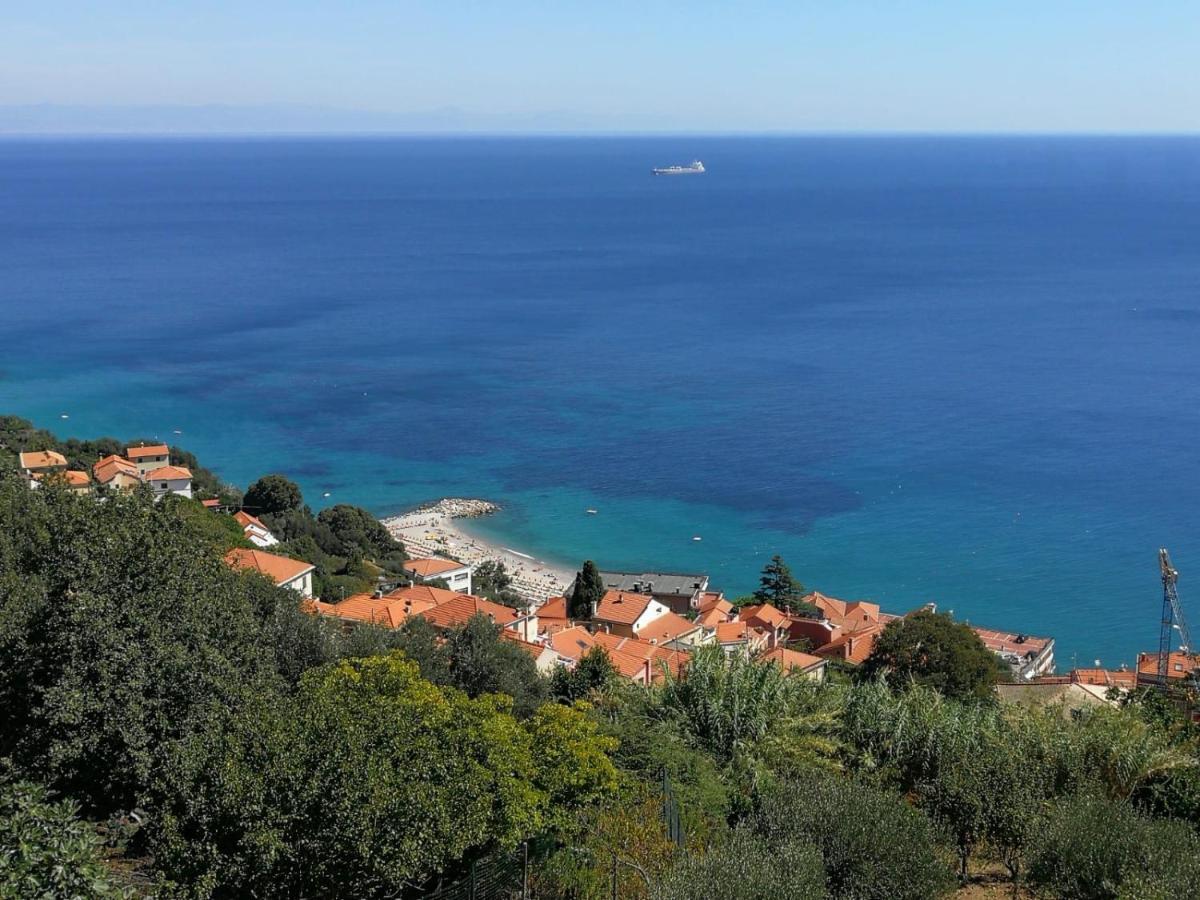 Villa Gio - Terrazza Nel Blu Bergeggi Exterior photo
