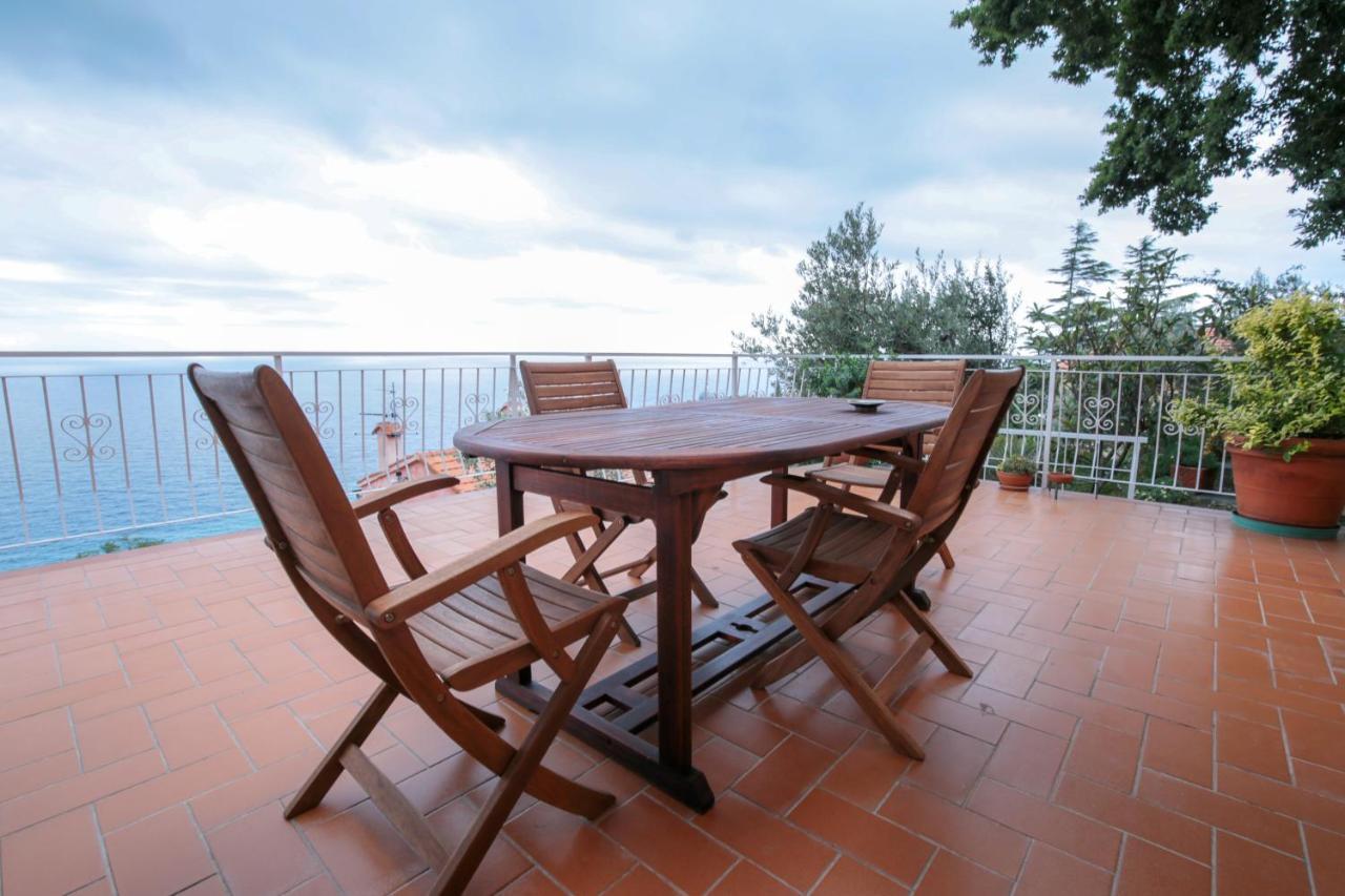 Villa Gio - Terrazza Nel Blu Bergeggi Exterior photo
